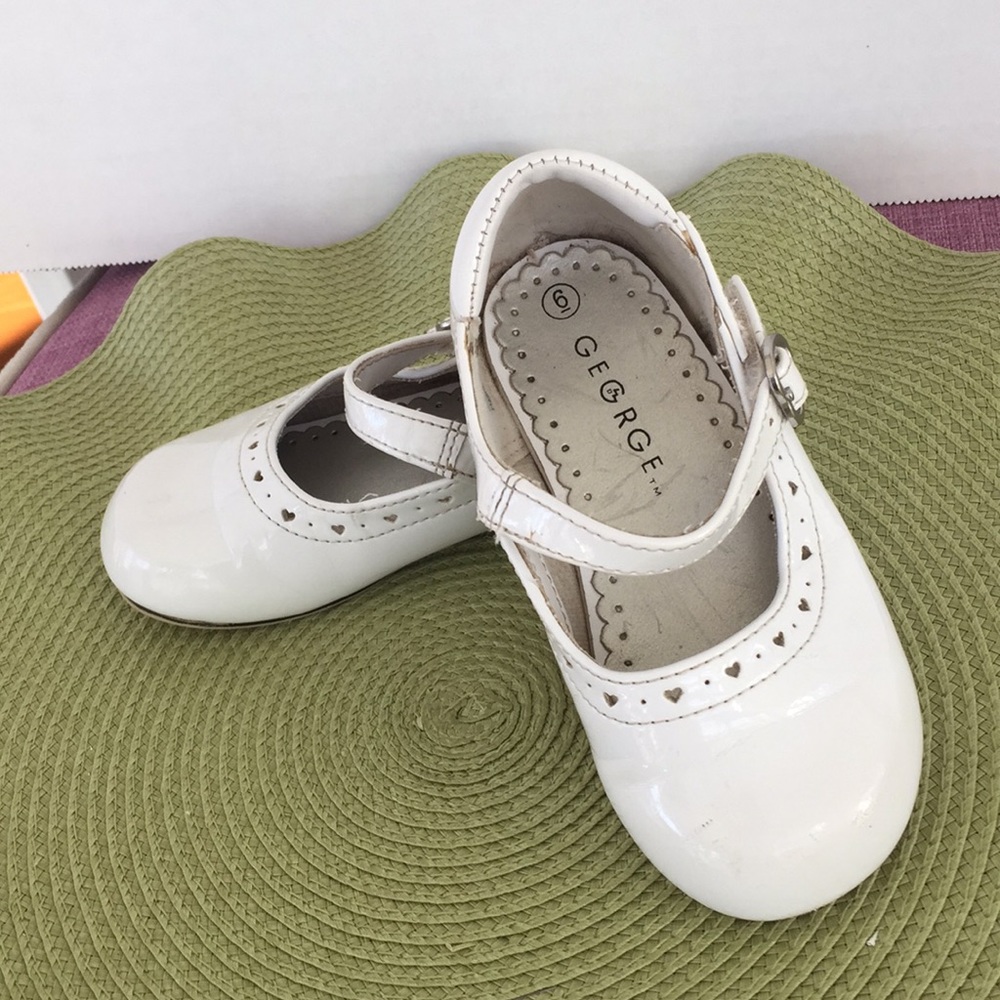 George Little Girl shoes size 6, white